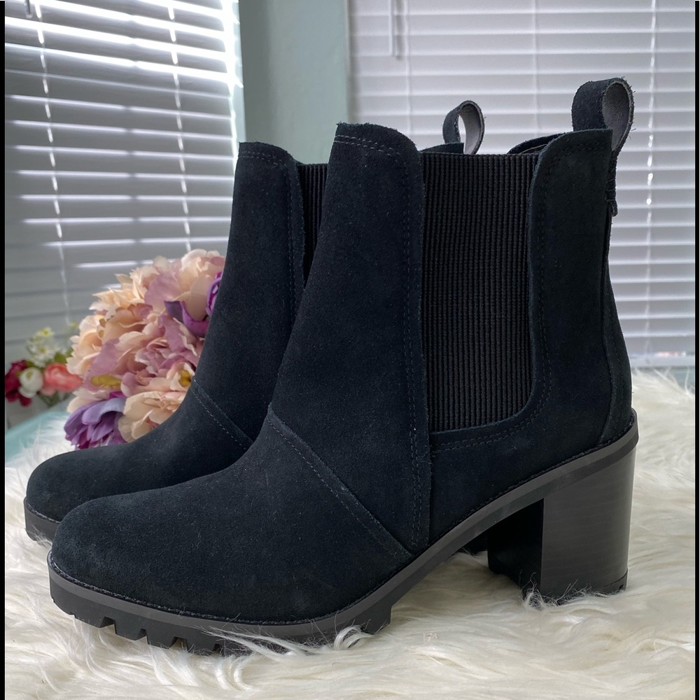 UGG Hazel Waterproof Block Heel Bootie